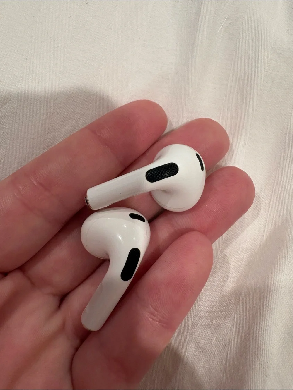Apple genuine wireless